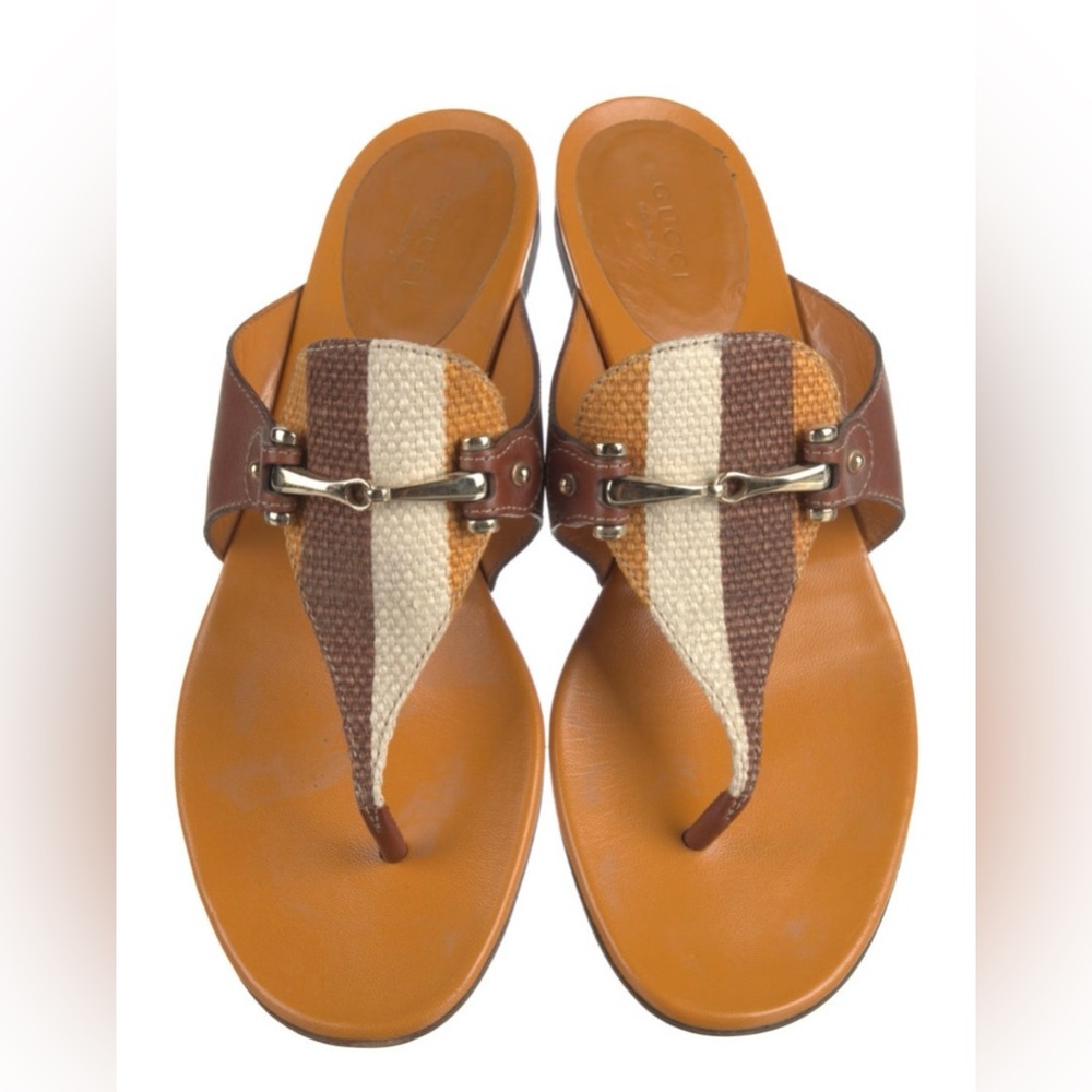 Gucci Pelham (horse-bit) accent thong sandals. Womens US size 9